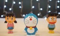 国漫网在线平台收录的《完美世界》动漫画面，石昊在宏大的玄幻世界中行走，宇宙星空背景壮阔磅礴